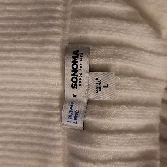 ✨️ 2️⃣ piece Lauren Lane -top with matching skirt✨️ - Picture 5 of 11